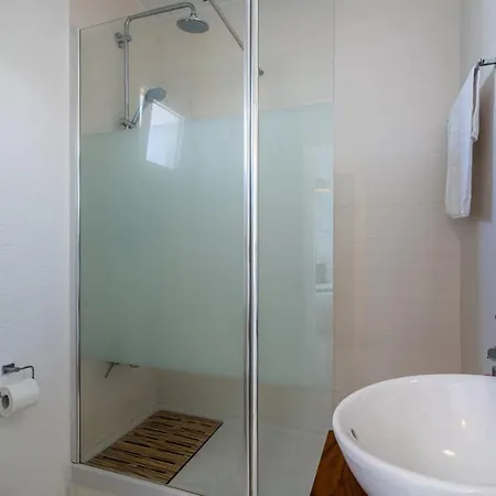 Seawaves 1- Bedroom Apartment Near Meneou Beach Larnaca Exterior photo