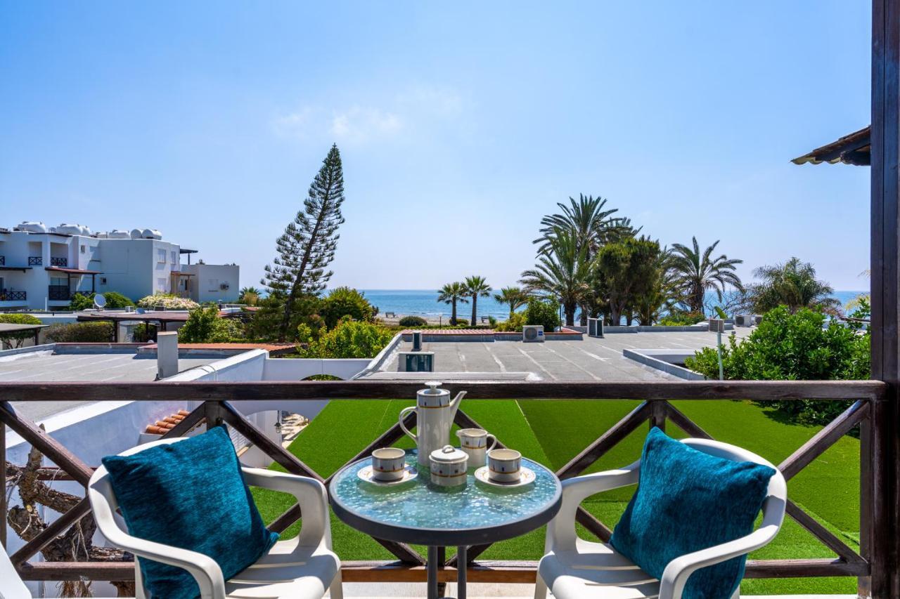 Seawaves 1- Bedroom Near Meneou Ларнака
